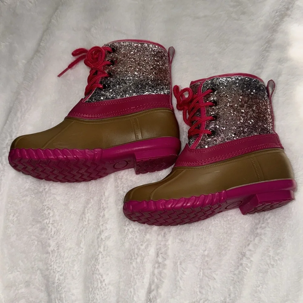 Fab kids size 9 duck boot pink, silver, and silver pink